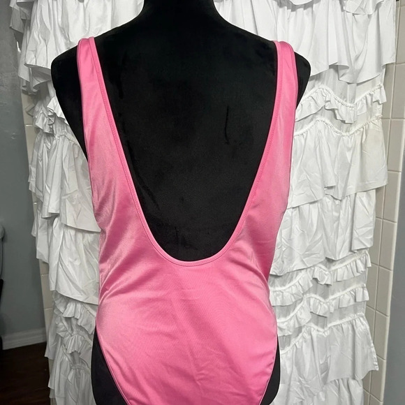 Balmain Paris x Barbie limited edition collection - Picture 4 of 14